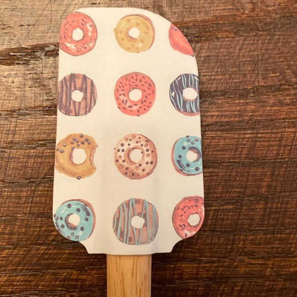 Valentine's Day Donut Themed Silicone Spatula Set of 2, Donut Stop Believen' - Picture 10 of 13